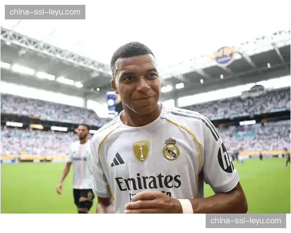 姆巴佩恢复完整合练,有望在周末对阵尼斯的关键战役中复出 姆巴佩恢复完整合练,有望在周末对阵尼斯的关键战役中复出