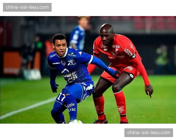 速报:克莱蒙0-2不敌图卢兹,保级形势进一步恶化 速报:克莱蒙0-2不敌图卢兹,保级形势进一步恶化